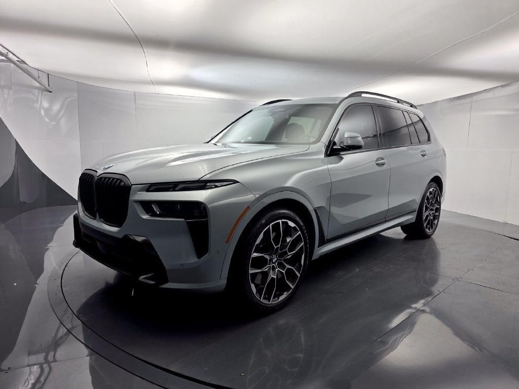 Used 2025 BMW X7 xDrive40i w/ M Sport Package AWD/4WD image 8