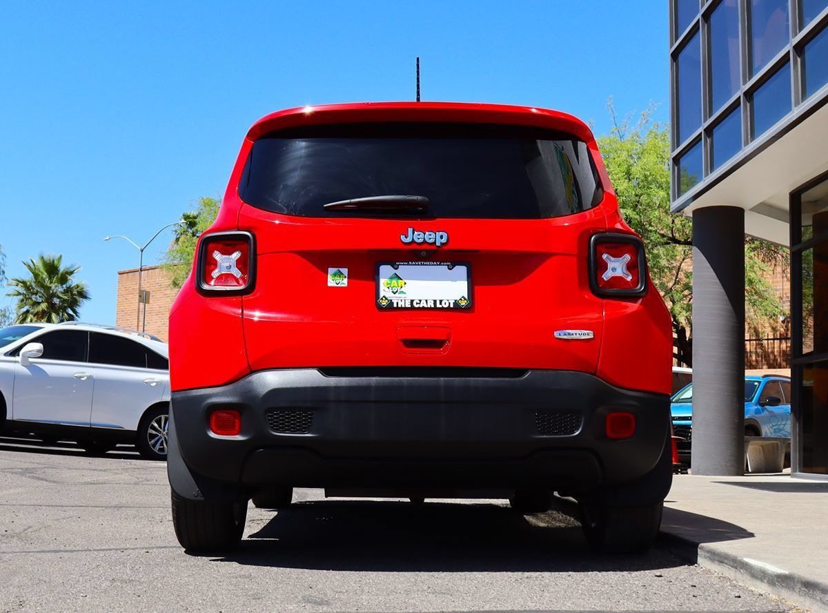 Used 2019 Jeep Renegade Latitude FWD image 12