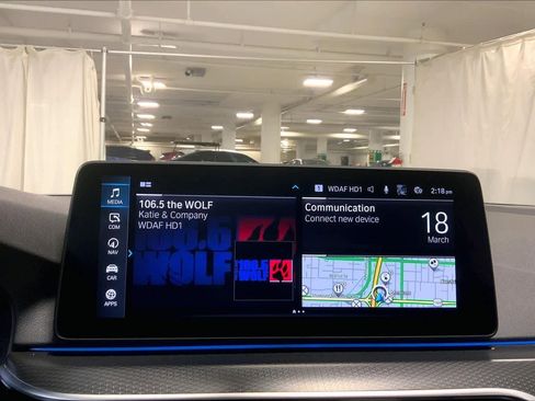 Certified 2023 BMW 530e xDrive w/ Premium Package image 35