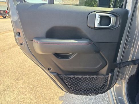 Used 2020 Jeep Gladiator Rubicon AWD/4WD image 23