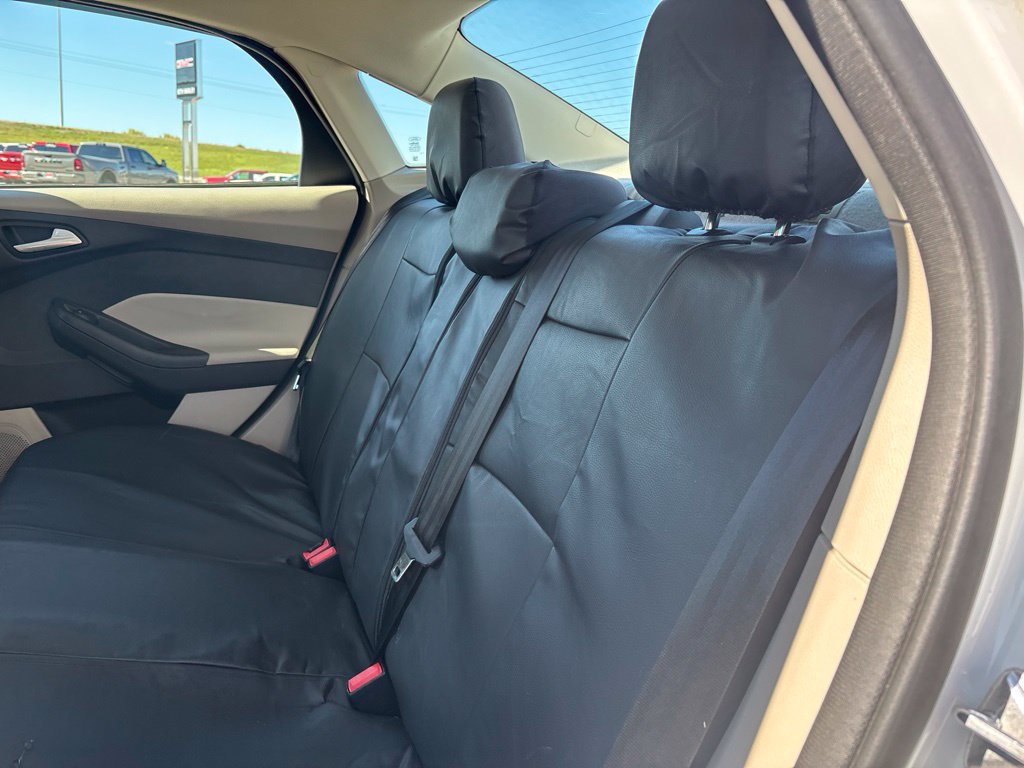 Used 2015 Ford Focus SE FWD image 8