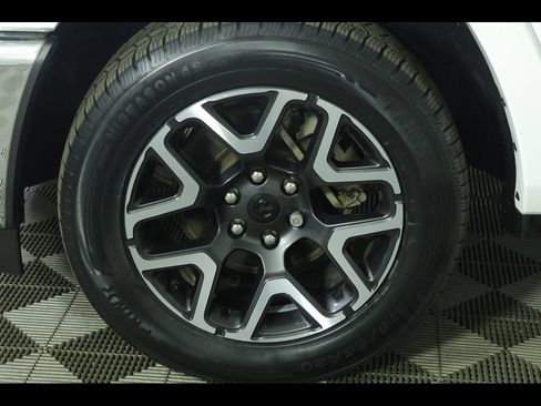 Used 2025 RAM 1500 Laramie AWD/4WD image 5