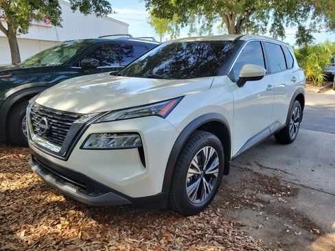 Certified 2023 Nissan Rogue SV FWD image 2