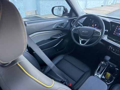 Used 2025 Chevrolet Trax ACTIV w/ Driver Confidence Package image 21
