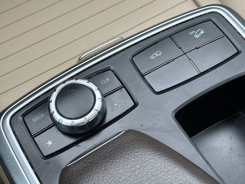 Used 2016 Mercedes-Benz GL 450 4MATIC image 30