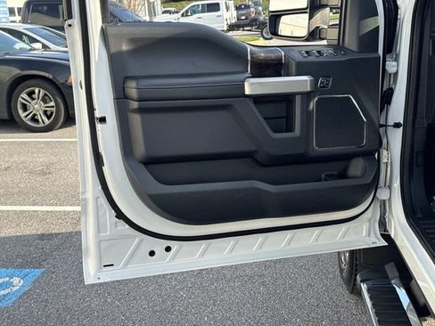 Used 2022 Ford F350 Lariat w/ Lariat Ultimate Package AWD/4WD image 14
