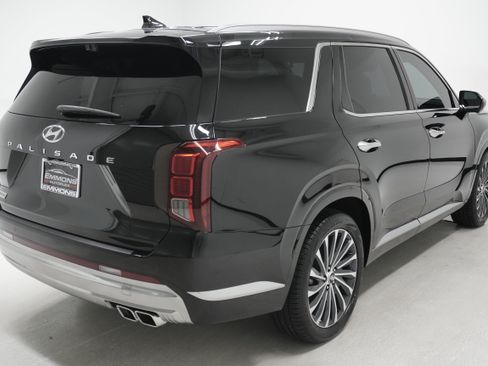 Used 2023 Hyundai Palisade Calligraphy FWD image 4