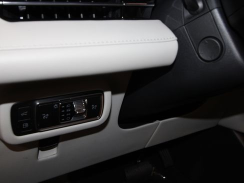 New 2026 Lincoln Nautilus Reserve image 8