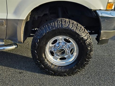 Used 2002 Ford F350 Lariat image 9