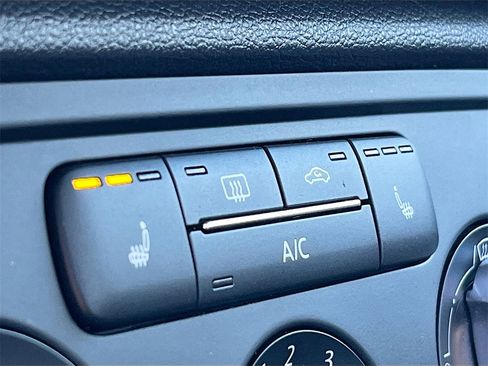 Used 2018 Volkswagen Beetle 2.0T Coast image 19