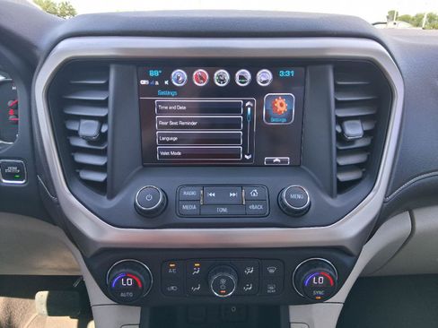 Used 2017 GMC Acadia Denali w/ Technology Package FWD image 32