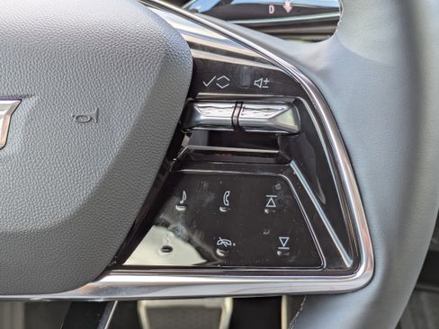 New 2025 Cadillac Optiq Sport 2 image 28