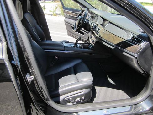 Used 2013 BMW 750i RWD image 23
