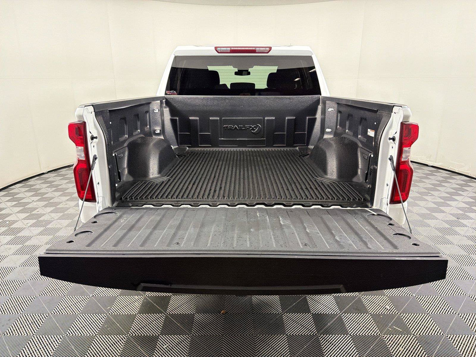 Used 2026 Chevrolet Silverado 1500 RST AWD/4WD image 16