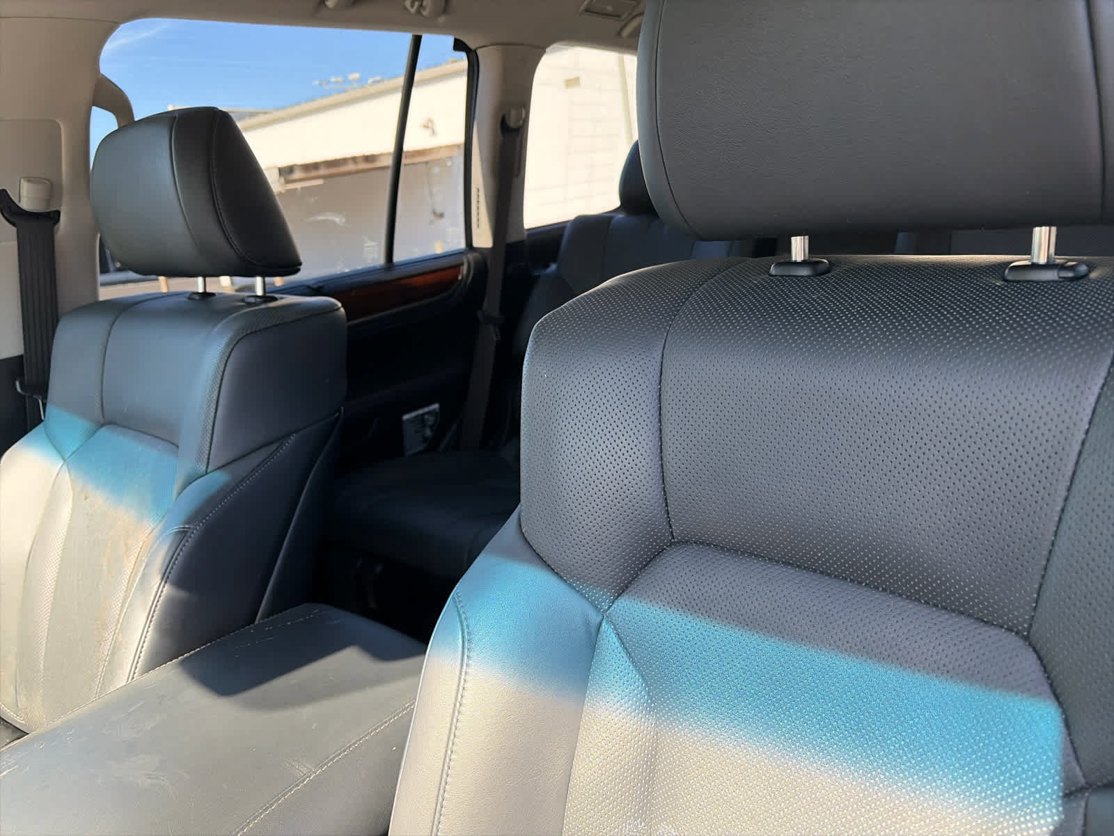 Used 2021 Lexus LX 570 4WD w/ Luxury Package image 9