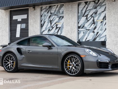 Used 2015 Porsche 911 Turbo S image 18
