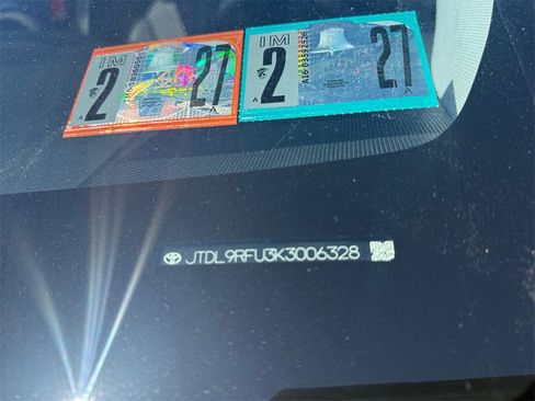 Used 2019 Toyota Prius XLE image 32