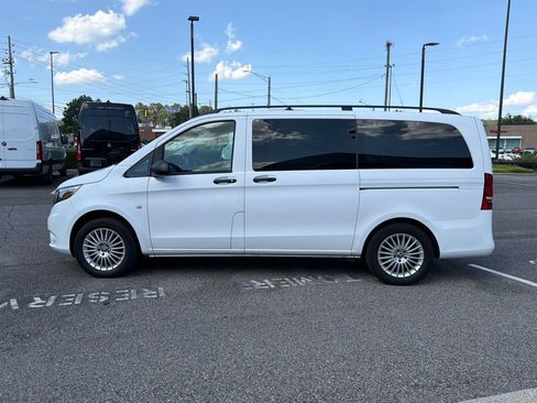 Used 2023 Mercedes-Benz Metris Passenger image 7