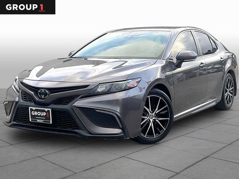 Used 2023 Toyota Camry SE w/ Convenience Package FWD image 1