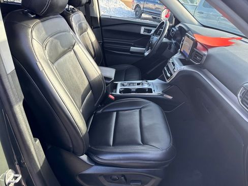 Certified 2023 Ford Explorer XLT w/ Equipment Group 202A image 9