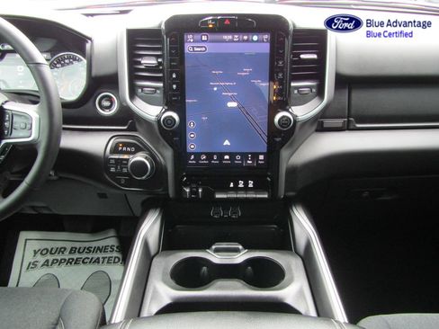 Used 2025 RAM 1500 Big Horn AWD/4WD image 38