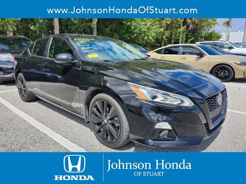 Used 2022 Nissan Altima 2.5 SR w/ Midnight Edition Package image 1