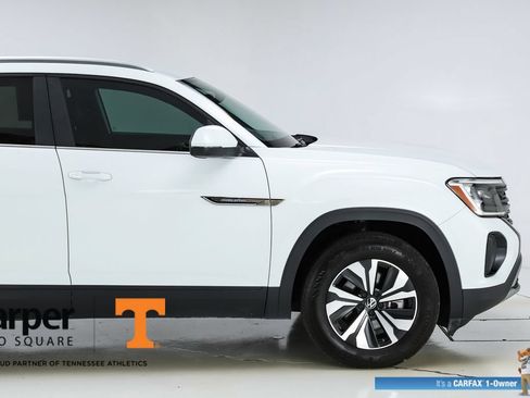 Used 2024 Volkswagen Atlas Cross Sport SE FWD image 12