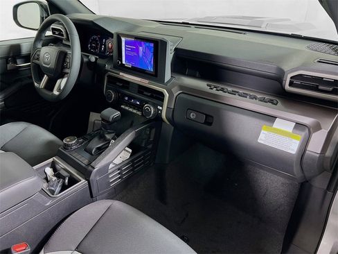 Certified 2025 Toyota Tacoma TRD Sport image 25