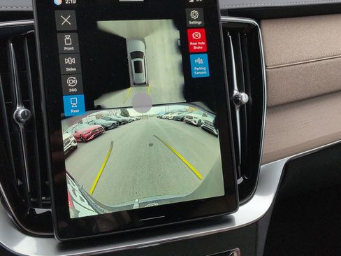 New 2026 Volvo XC90 T8 Ultra w/ Lounge Package image 13