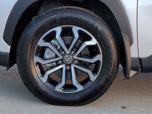 Certified 2026 Toyota Corolla Cross SE image 11