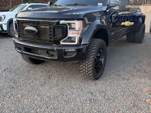 Used 2022 Ford F450 Platinum image 2