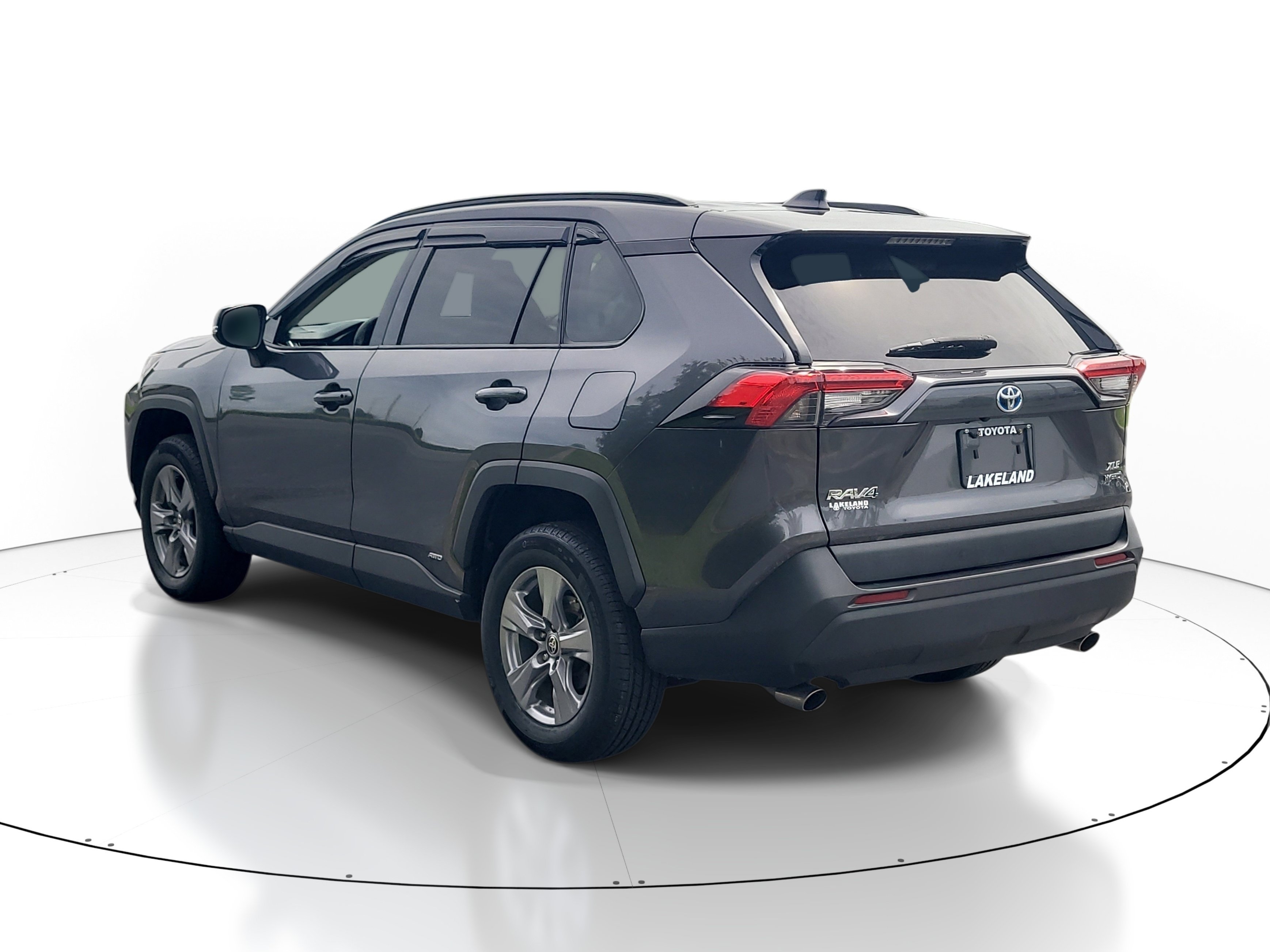 Used 2022 Toyota RAV4 XLE AWD/4WD image 5