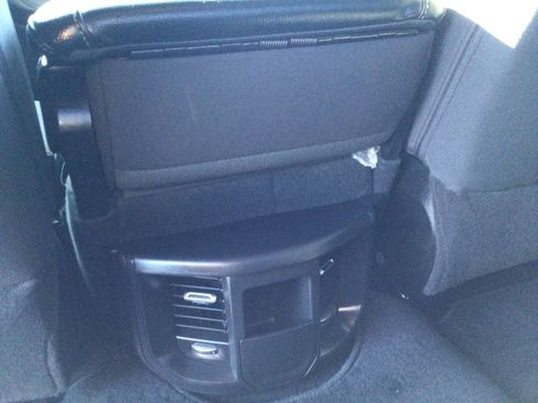 Used 2024 RAM 2500 Tradesman w/ Chrome Appearance Group image 11