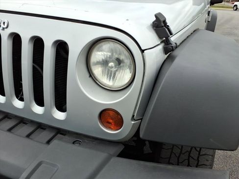 Used 2008 Jeep Wrangler X AWD/4WD image 12