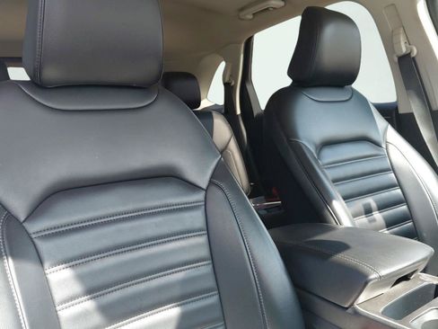 Used 2024 Ford Edge SEL AWD/4WD image 14
