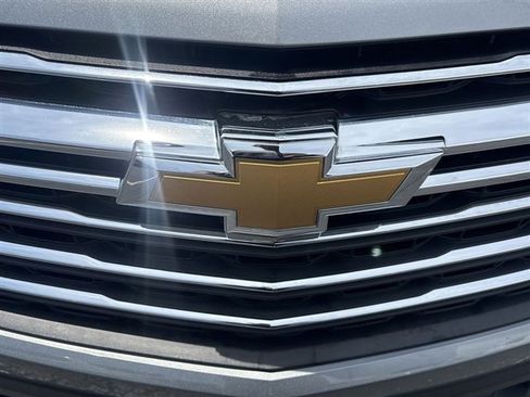 Used 2023 Chevrolet Traverse LT FWD image 29