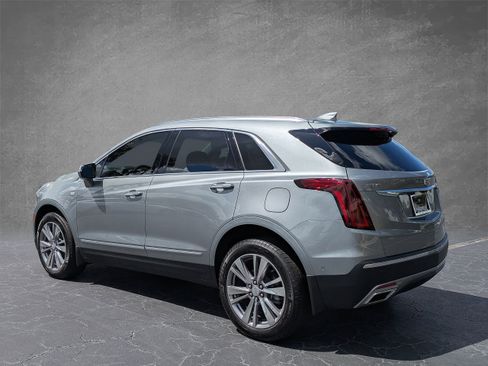 Used 2024 Cadillac XT5 Premium Luxury w/ Technology Package FWD image 4