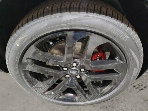 New 2024 Land Rover Discovery Sport Dynamic SE image 11