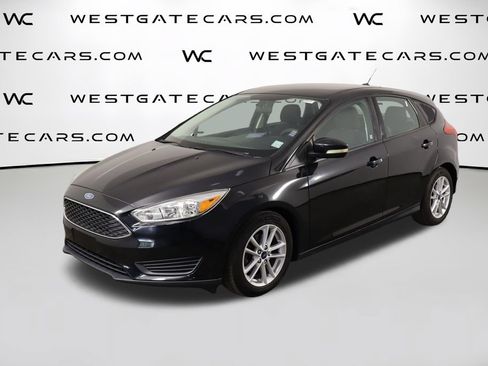 Used 2015 Ford Focus SE FWD image 1