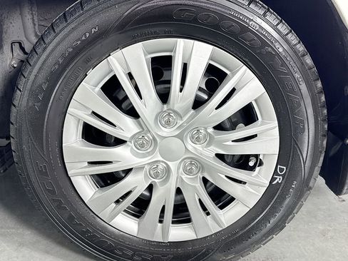 Used 2011 Toyota Corolla LE image 29