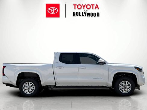 New 2026 Toyota Tacoma SR5 AWD/4WD image 3