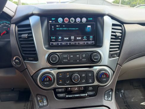Used 2020 Chevrolet Suburban Premier AWD/4WD image 24