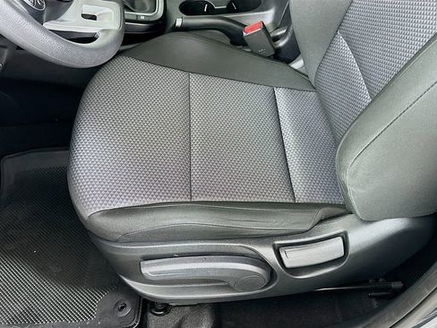 Used 2023 Kia Soul LX w/ LX Technology Package image 19