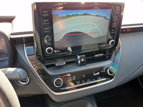 Used 2022 Toyota Corolla LE w/ LE Convenience Package FWD image 15
