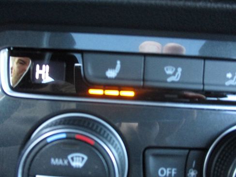 Used 2021 Volkswagen Tiguan SE R-Line image 59