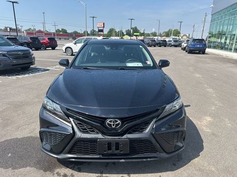 Used 2021 Toyota Camry SE FWD image 2