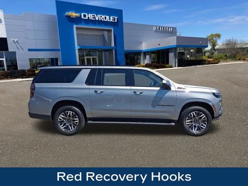 Used 2025 Chevrolet Suburban Z71 AWD/4WD image 27