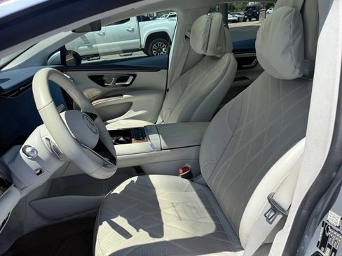 Used 2022 Mercedes-Benz EQS 580 4MATIC Sedan image 7