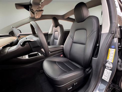 Used 2023 Tesla Model 3 Standard Range RWD image 9