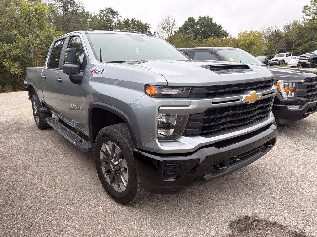 Used 2025 Chevrolet Silverado 2500 Custom w/ Custom Value Package AWD/4WD image 1